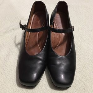 Kumfs women’s comfortable black soft leather shoes